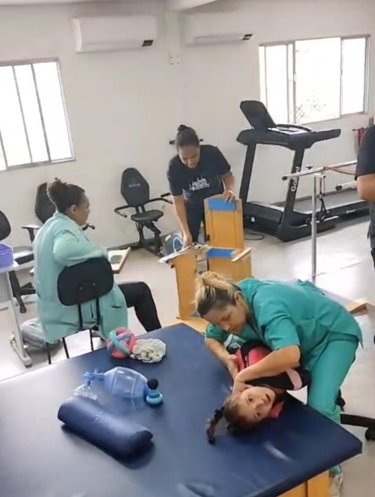 Atendimento fisioterapêutico no CER II